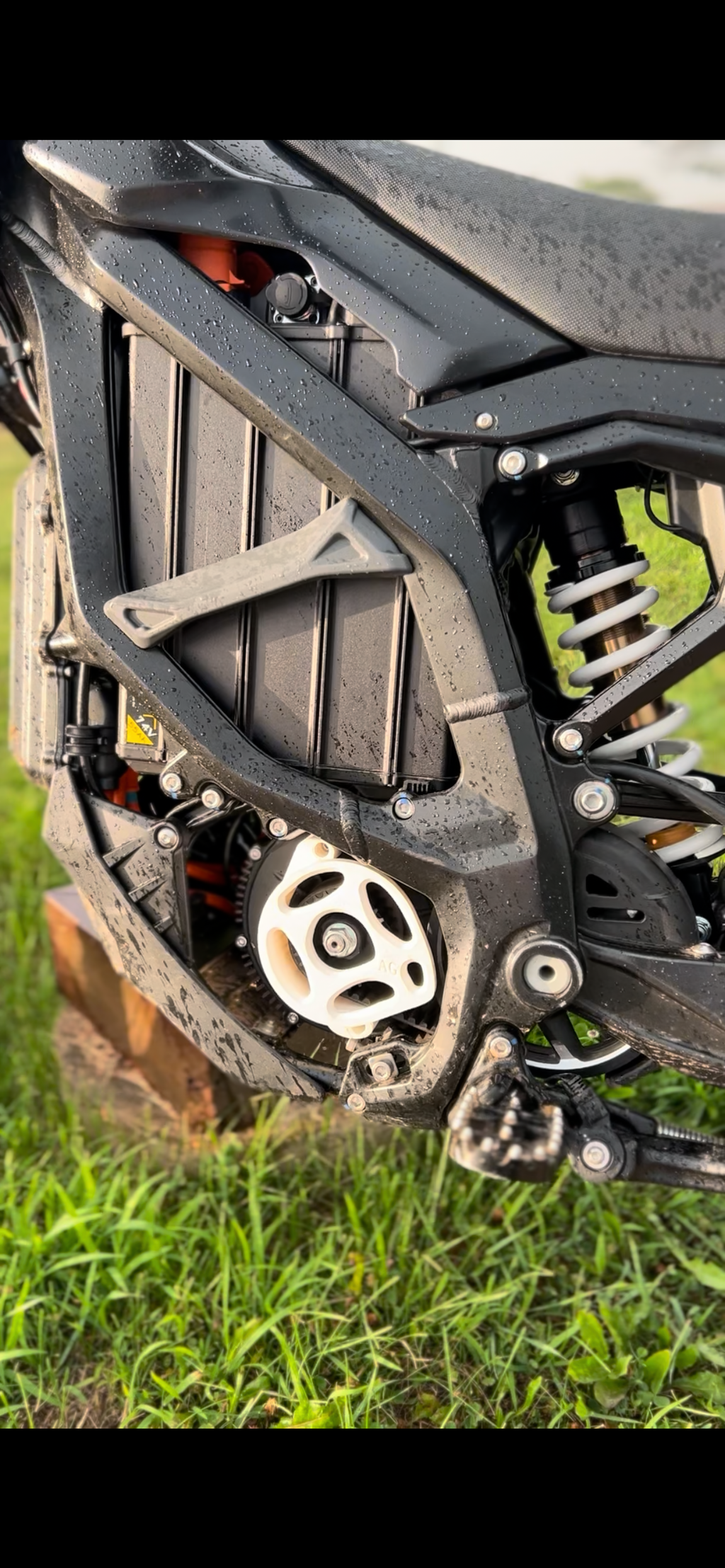 Surron ultra bee motor cover